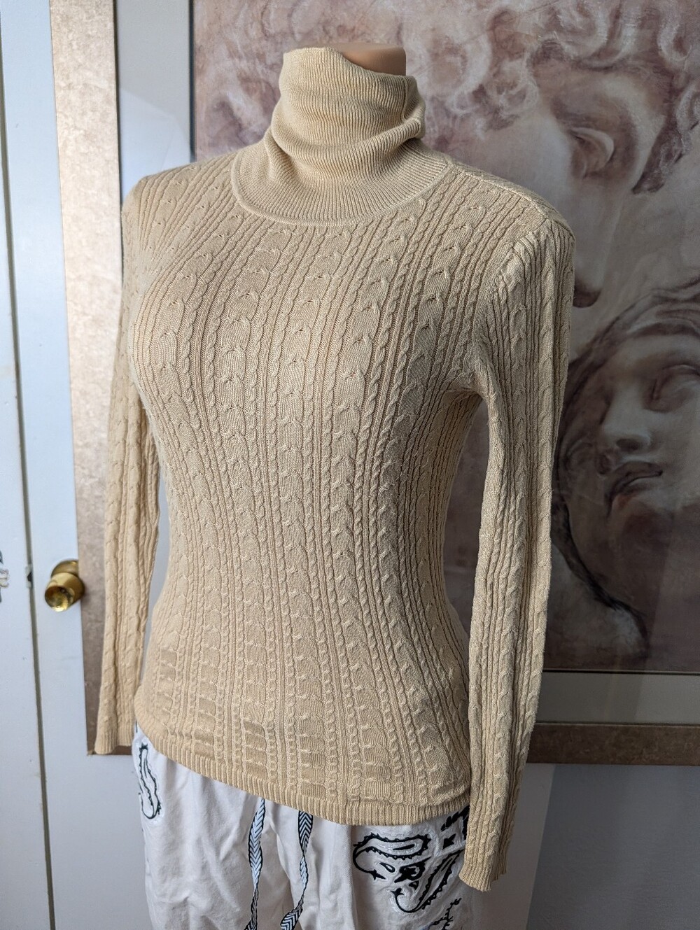 BCBGMAXAZRIA Beige Silk Cotton Blend Cable Knit Turtleneck Sweater EUC Size S